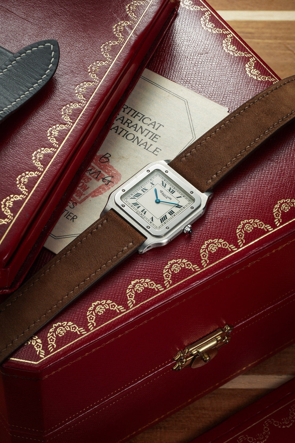 Car-Tier Ultra-Thin Luxury Watch